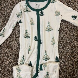 Kyte Baby Green Trees snap romper 18-24M